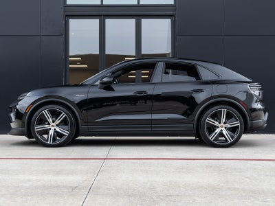 2025 Porsche Macan Macan Electric