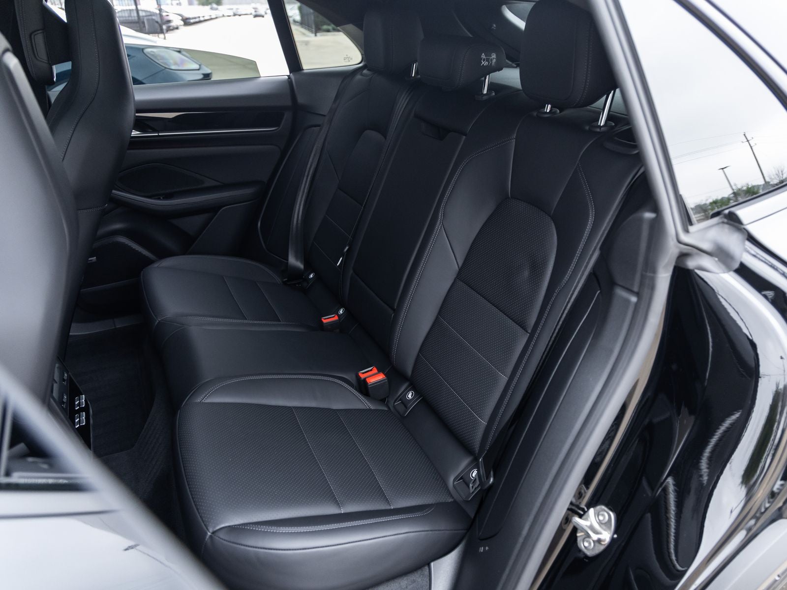 2025 Porsche Macan Macan Electric
