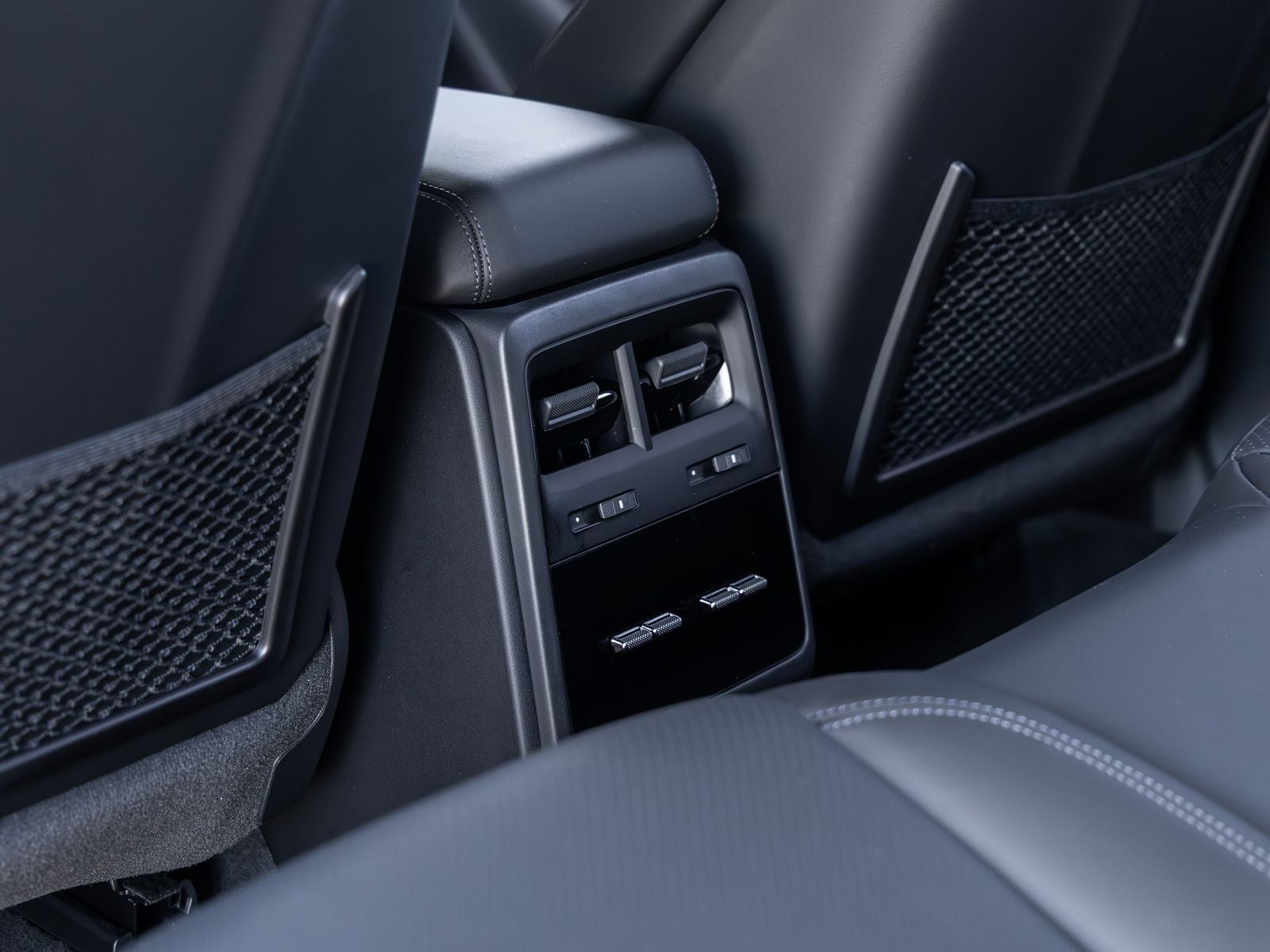 2025 Porsche Macan Macan Electric