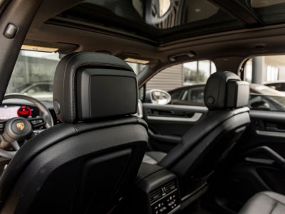 2024 Porsche Cayenne E-Hybrid