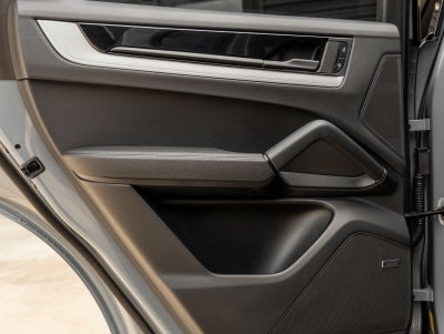 2024 Porsche Cayenne E-Hybrid
