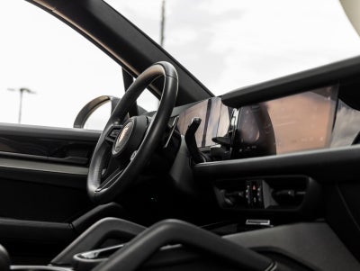 2024 Porsche Cayenne E-Hybrid