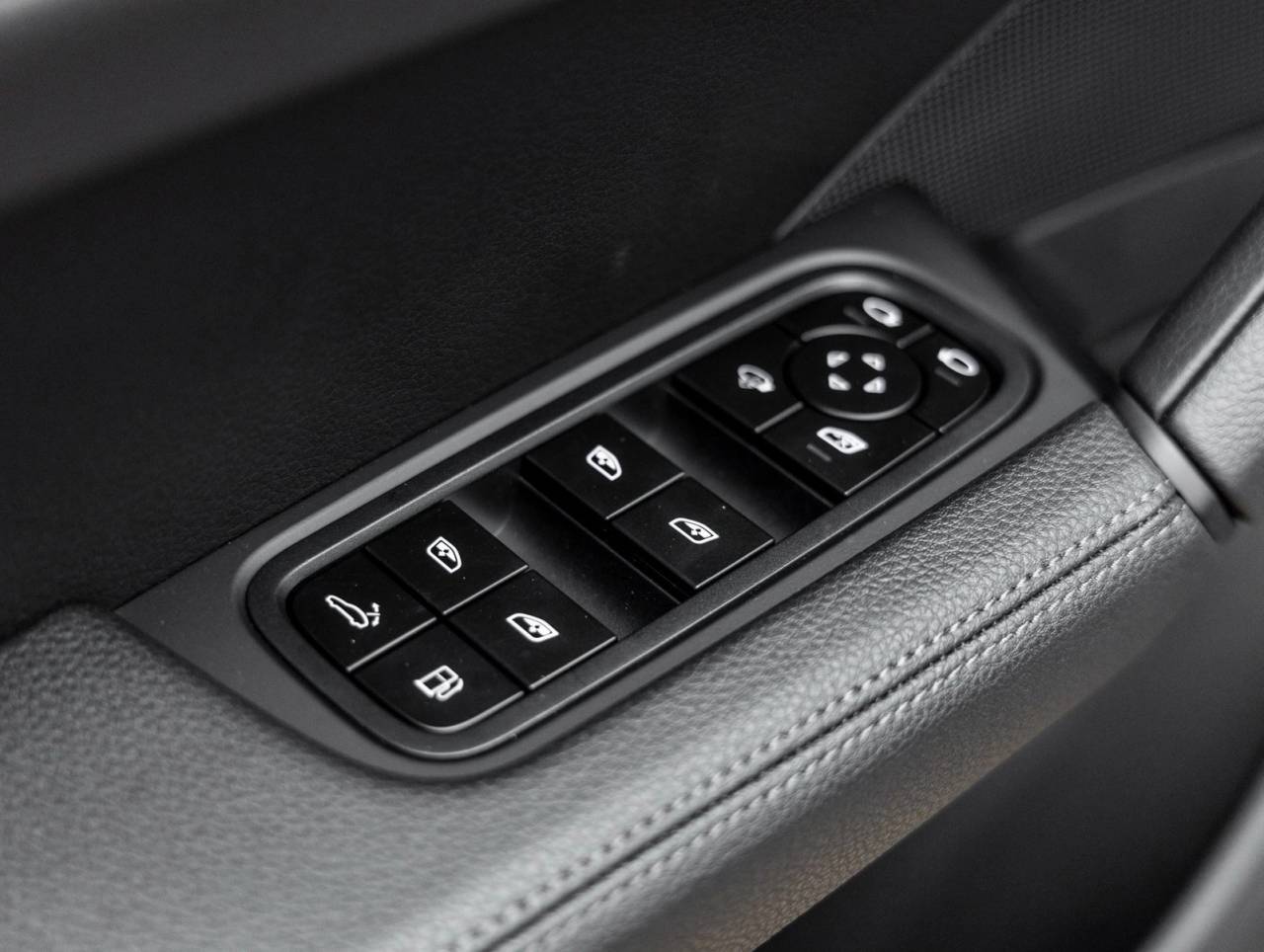 2025 Porsche Cayenne E-Hybrid