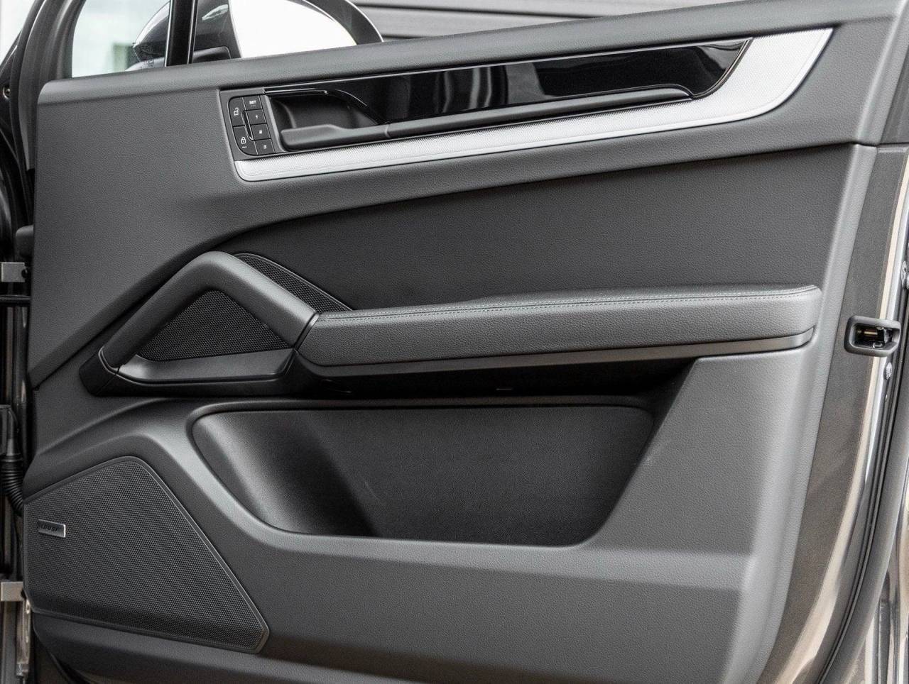 2025 Porsche Cayenne E-Hybrid