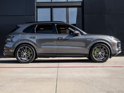 2024 Porsche Cayenne E-Hybrid Base
