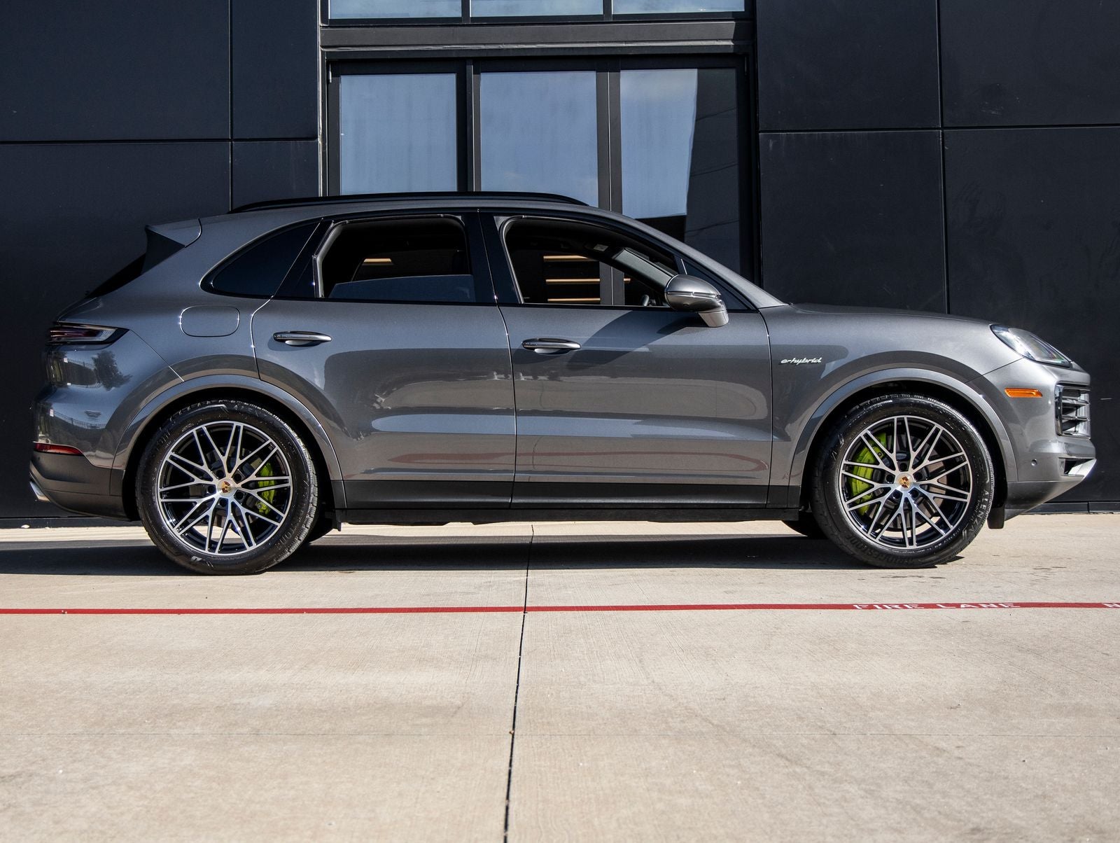 2024 Porsche Cayenne E-Hybrid Base