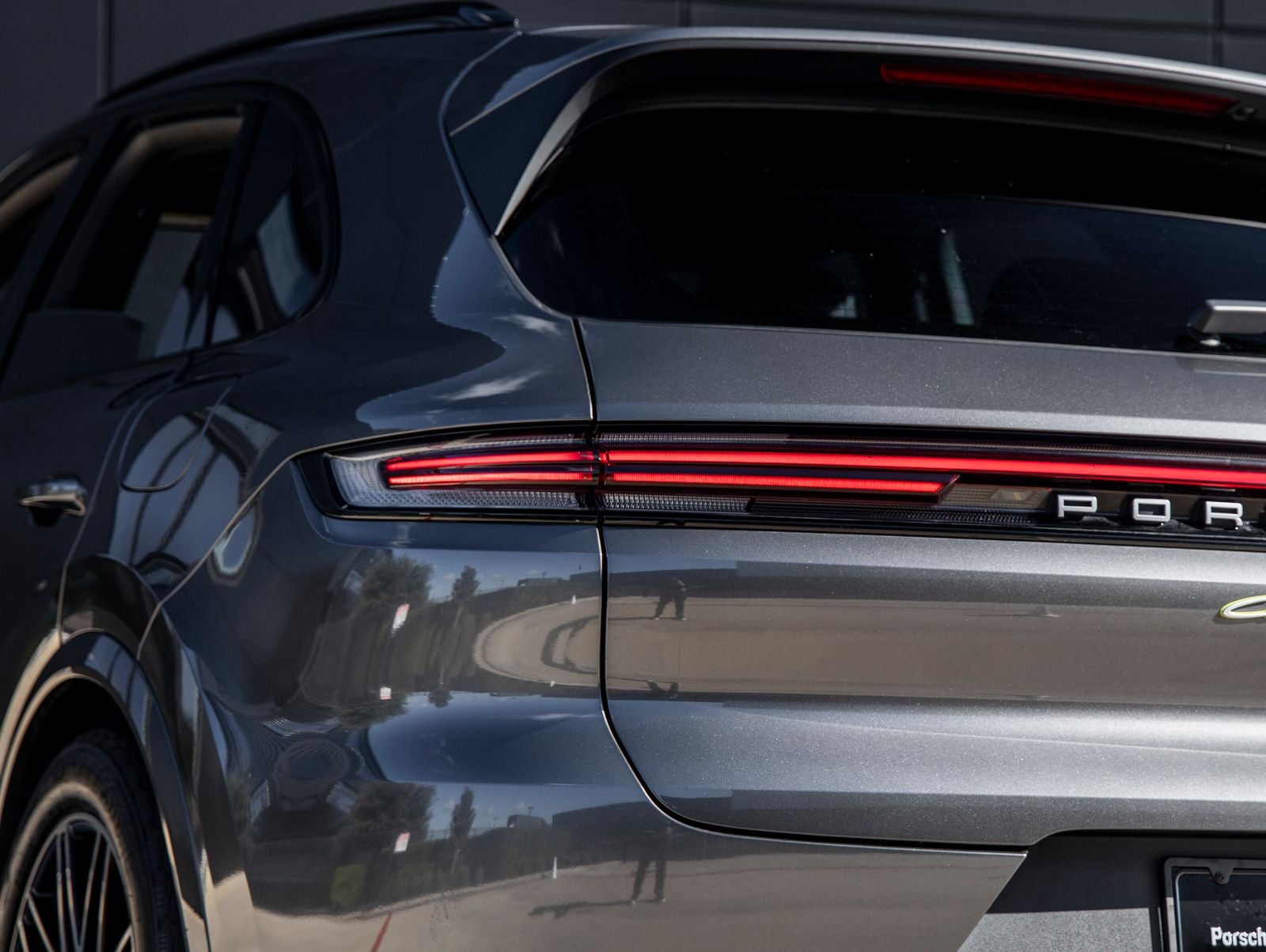 2024 Porsche Cayenne E-Hybrid Base