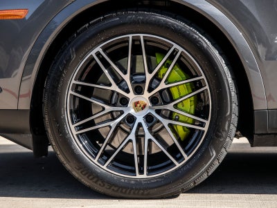 2024 Porsche Cayenne E-Hybrid Base