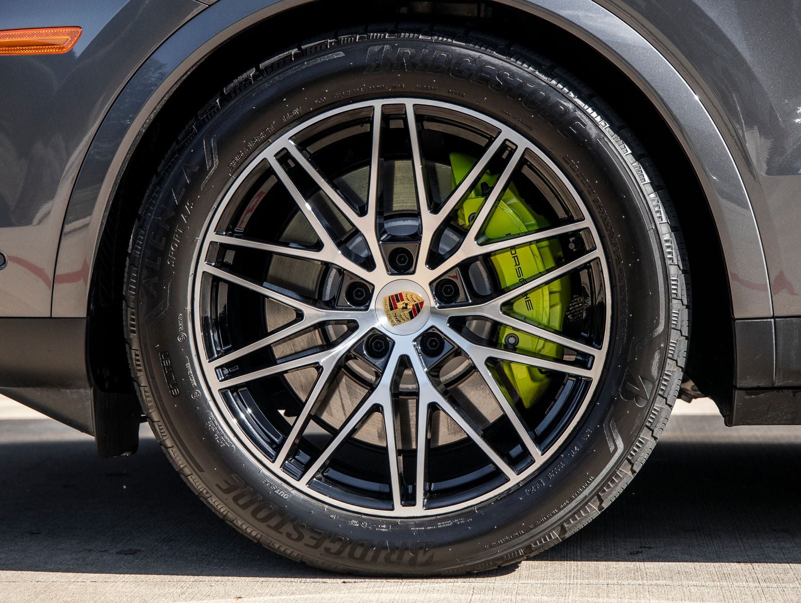 2024 Porsche Cayenne E-Hybrid Base