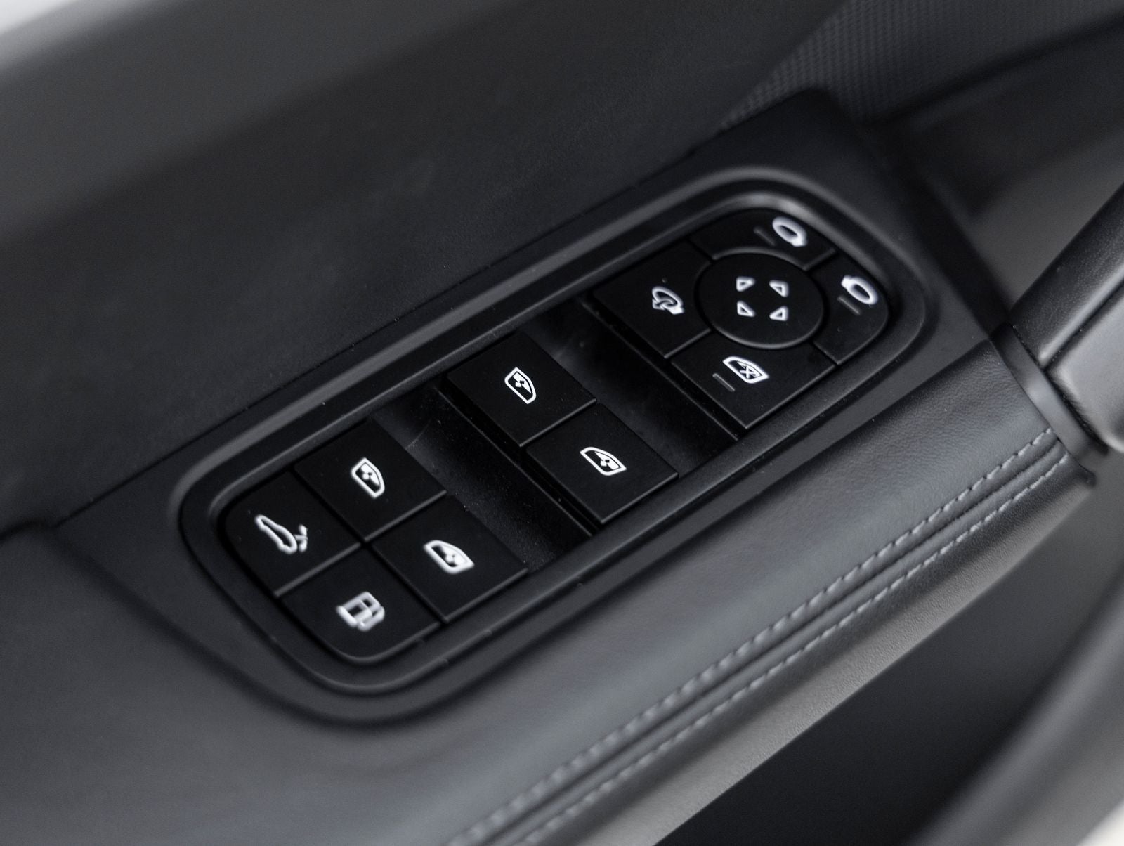2024 Porsche Cayenne E-Hybrid Base