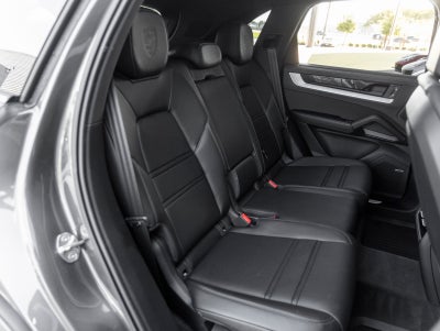 2024 Porsche Cayenne E-Hybrid Base