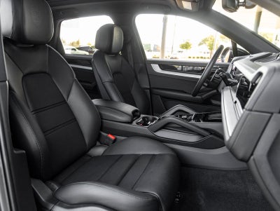 2024 Porsche Cayenne E-Hybrid Base