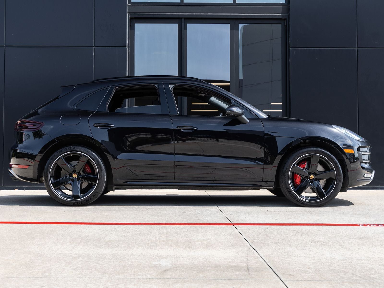2017 Porsche Macan Turbo w/ Performance Package