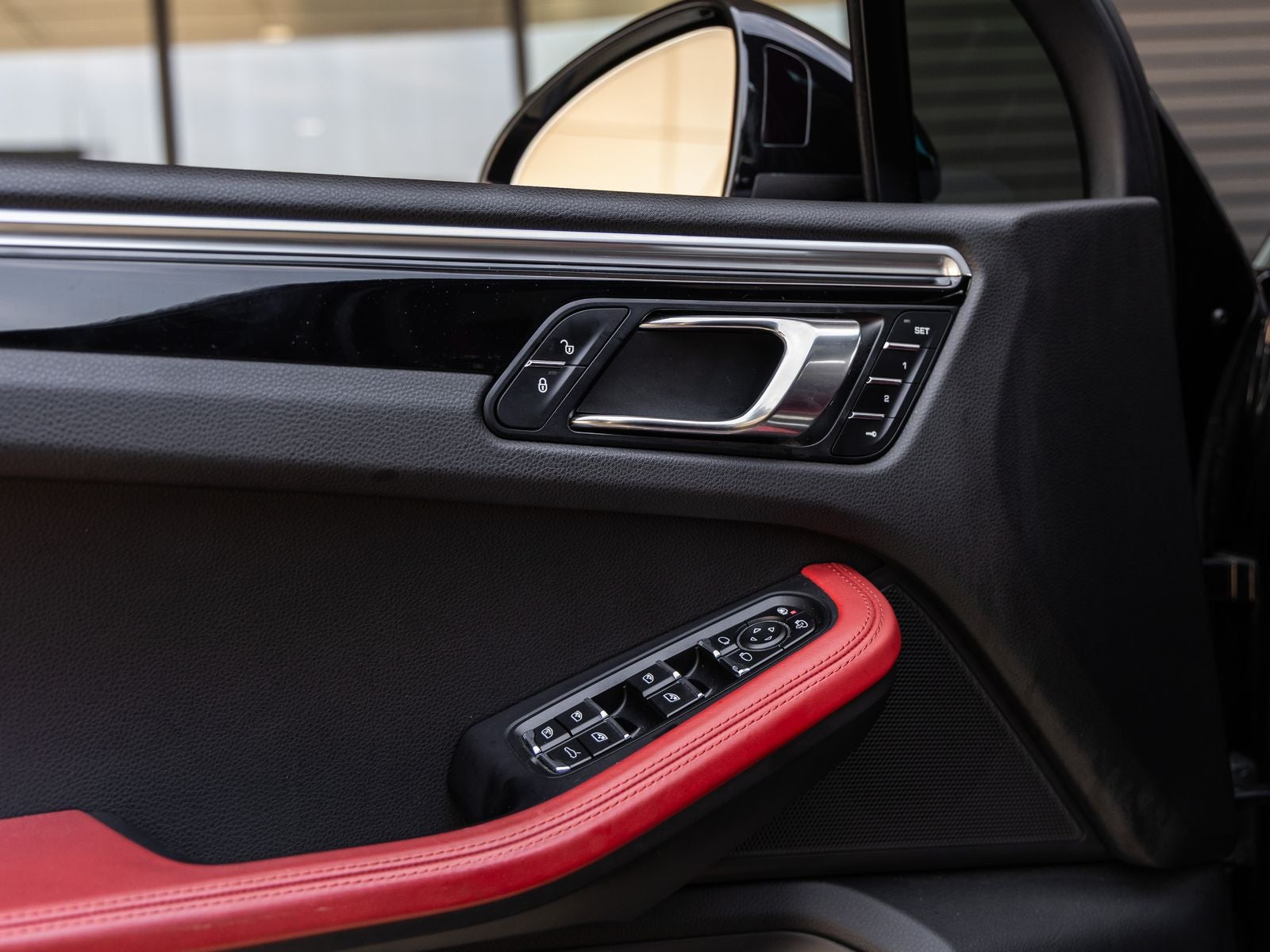 2017 Porsche Macan Turbo w/ Performance Package