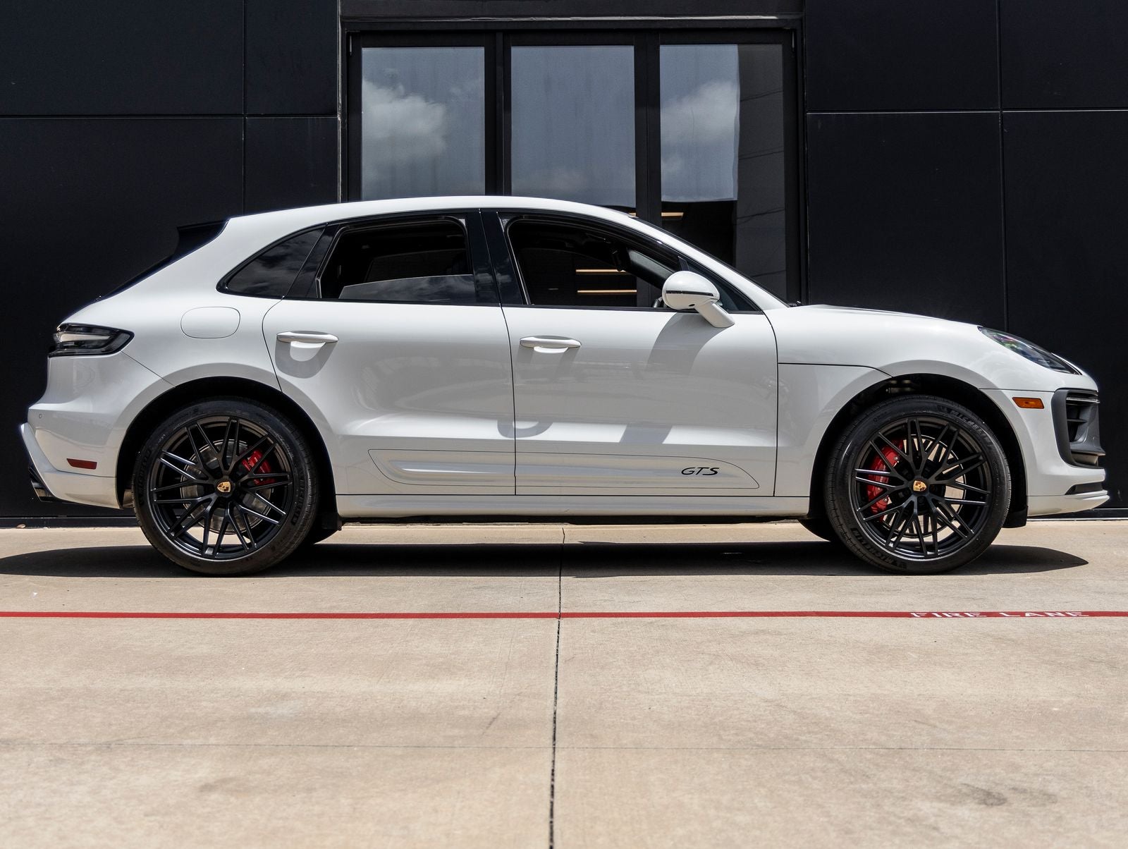 2024 Porsche Macan Macan GTS (MY24)