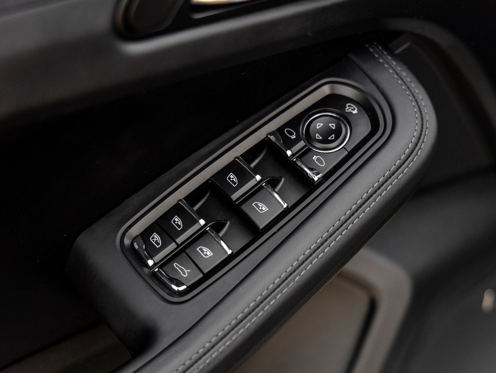 2024 Porsche Macan Macan GTS (MY24)