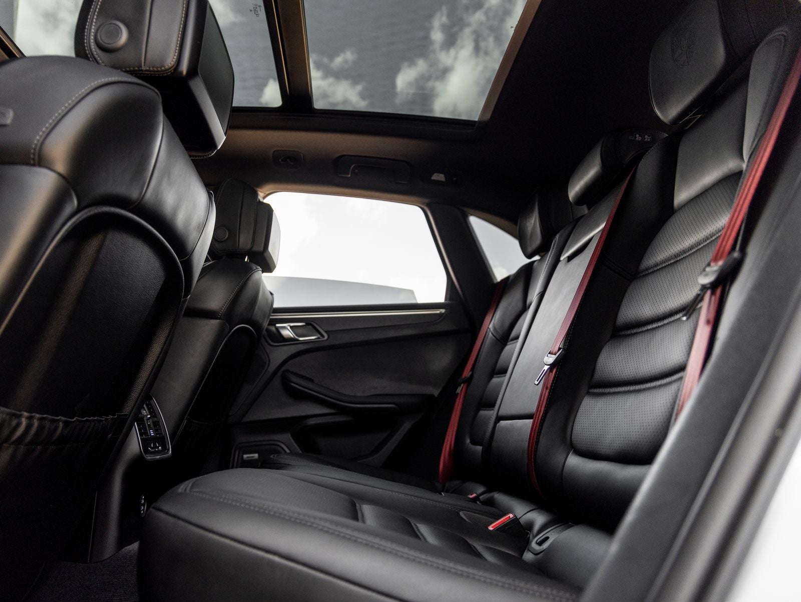2024 Porsche Macan Macan GTS (MY24)