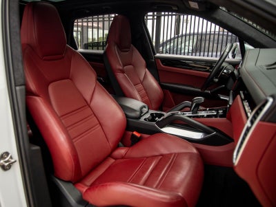 2023 Porsche Cayenne Turbo