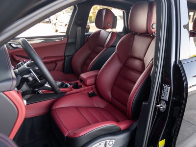 2026 Porsche Macan Macan S
