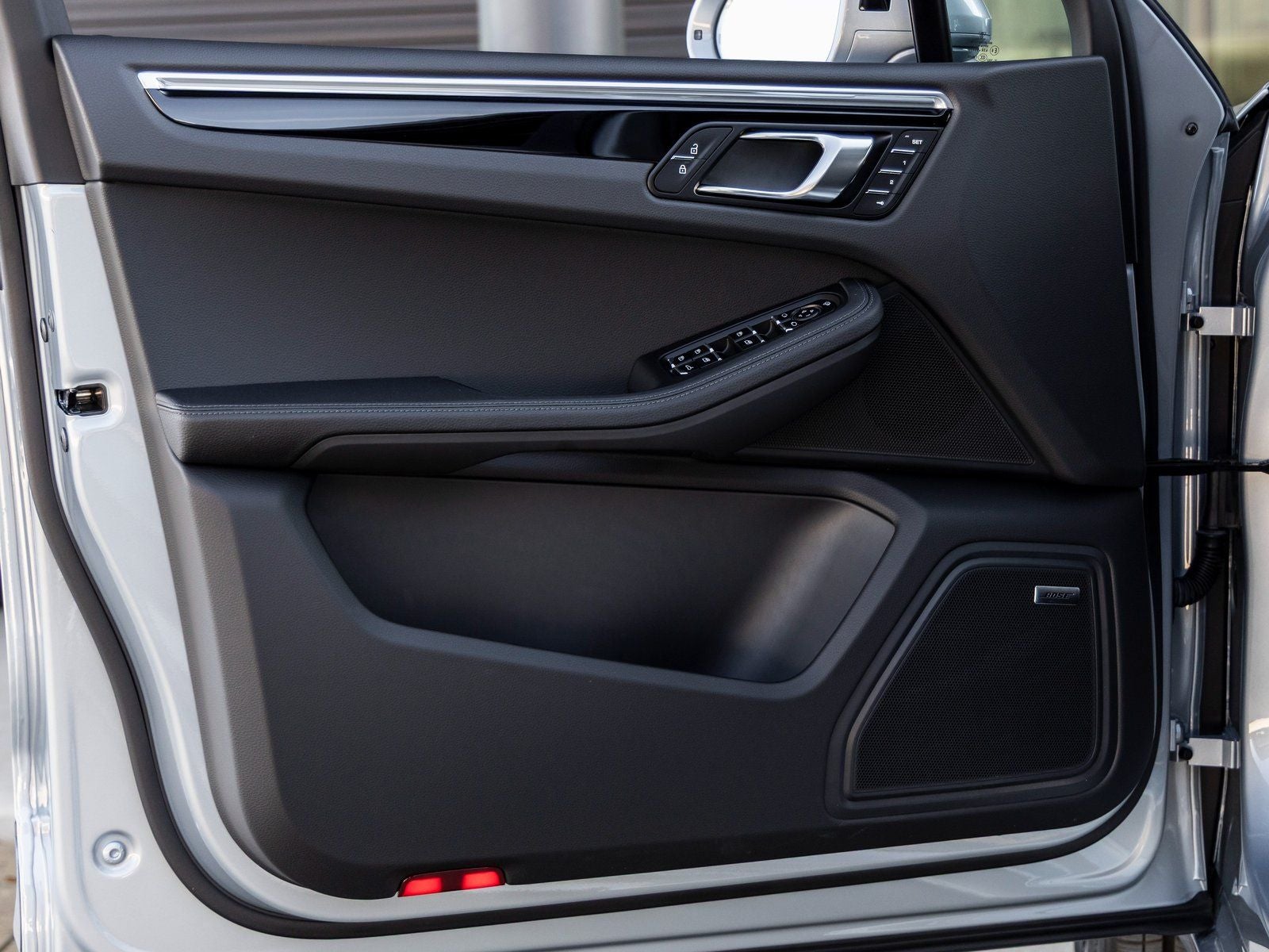 2025 Porsche Macan S