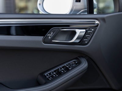 2025 Porsche Macan S