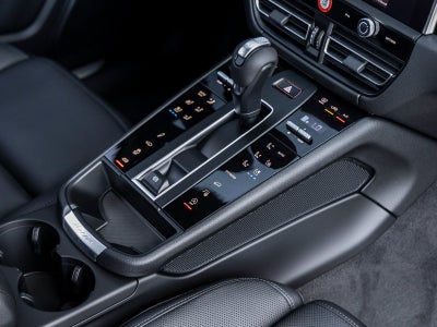 2025 Porsche Macan S