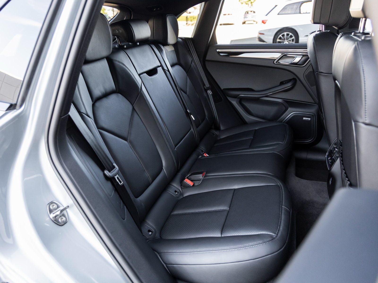 2025 Porsche Macan S