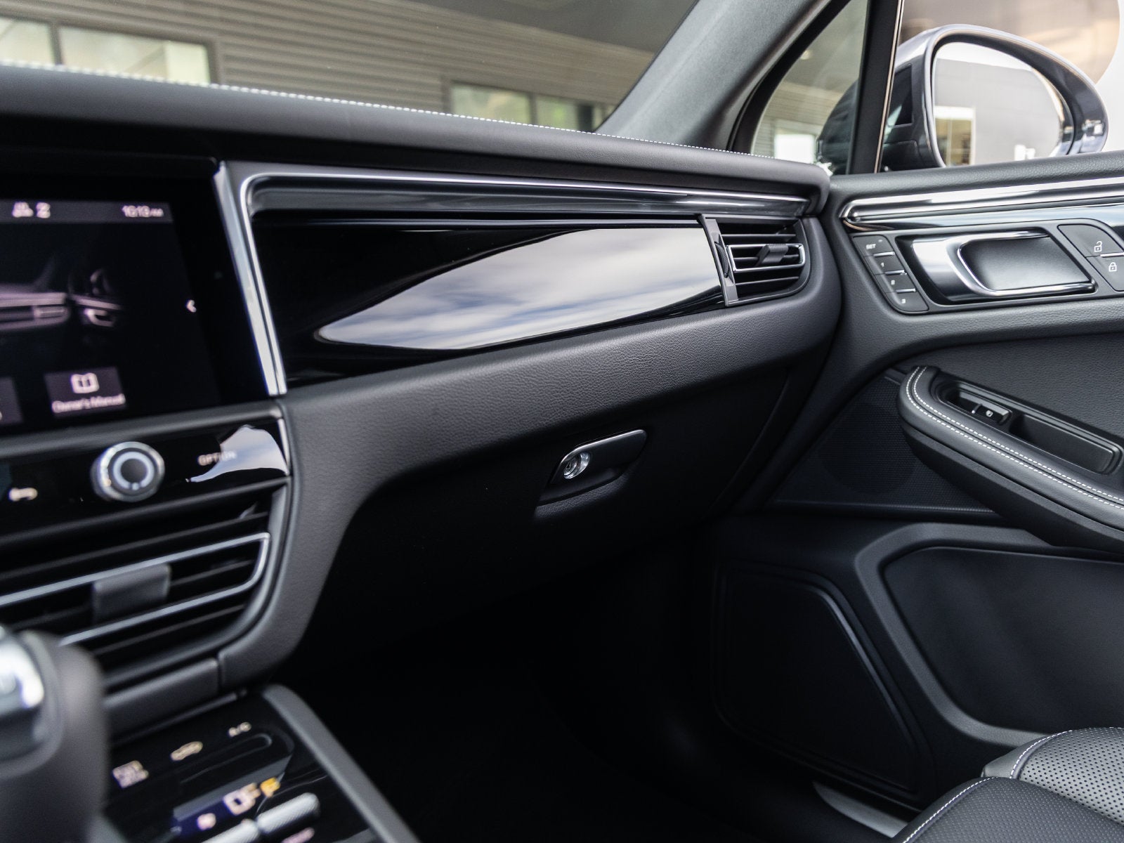 2026 Porsche Macan Macan S