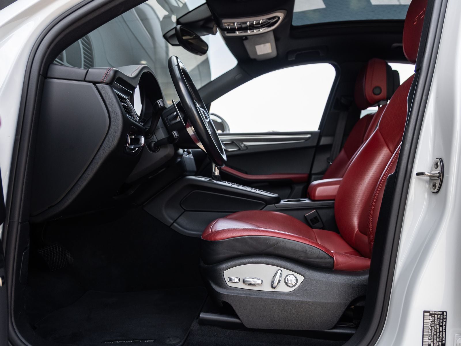 2017 Porsche Macan Macan GTS