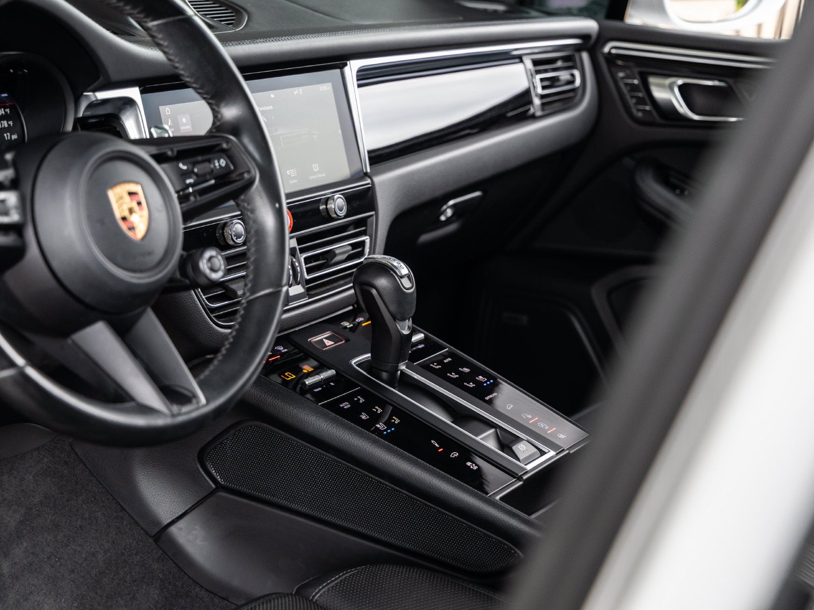 2022 Porsche Macan S
