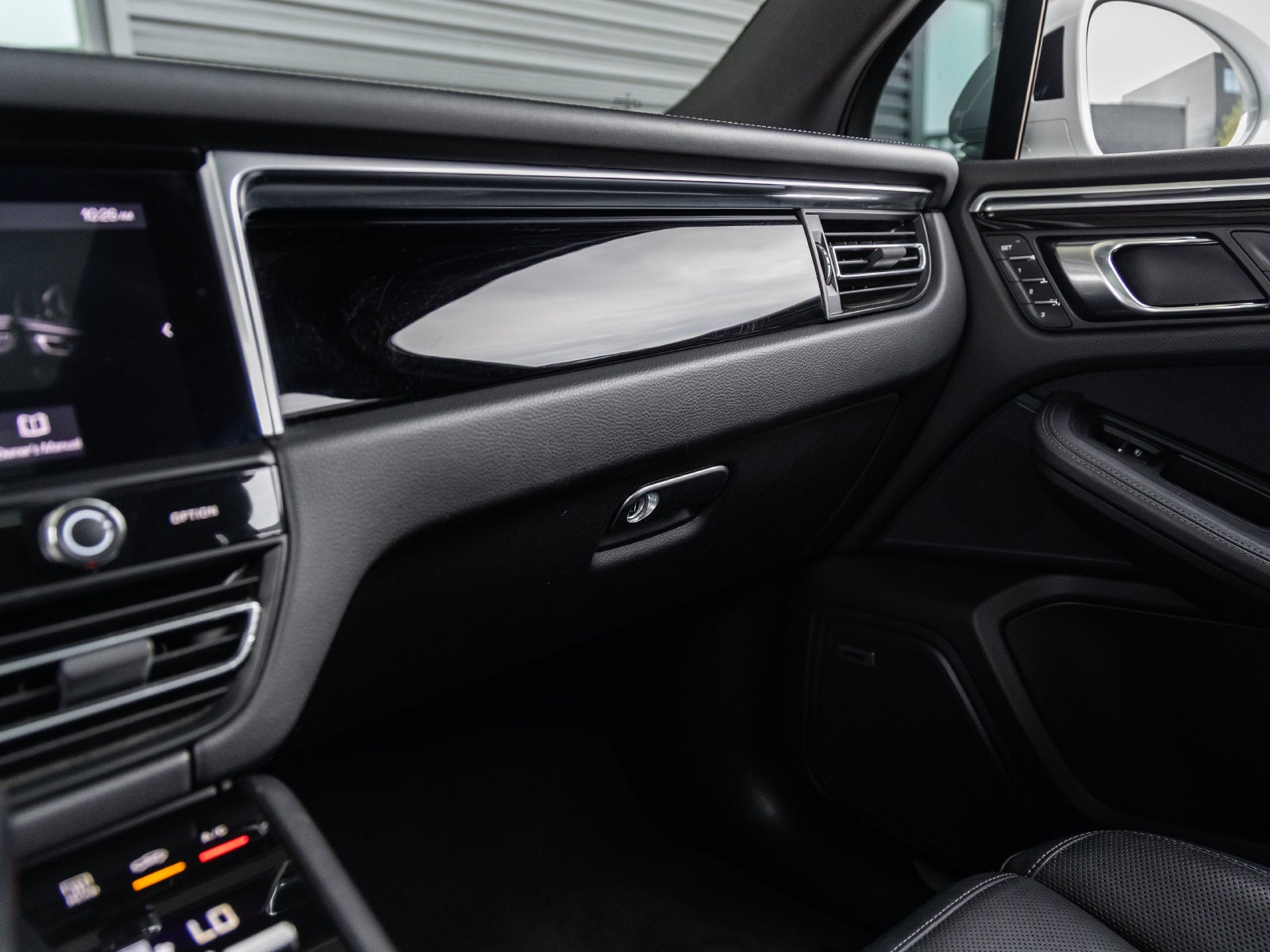 2022 Porsche Macan S