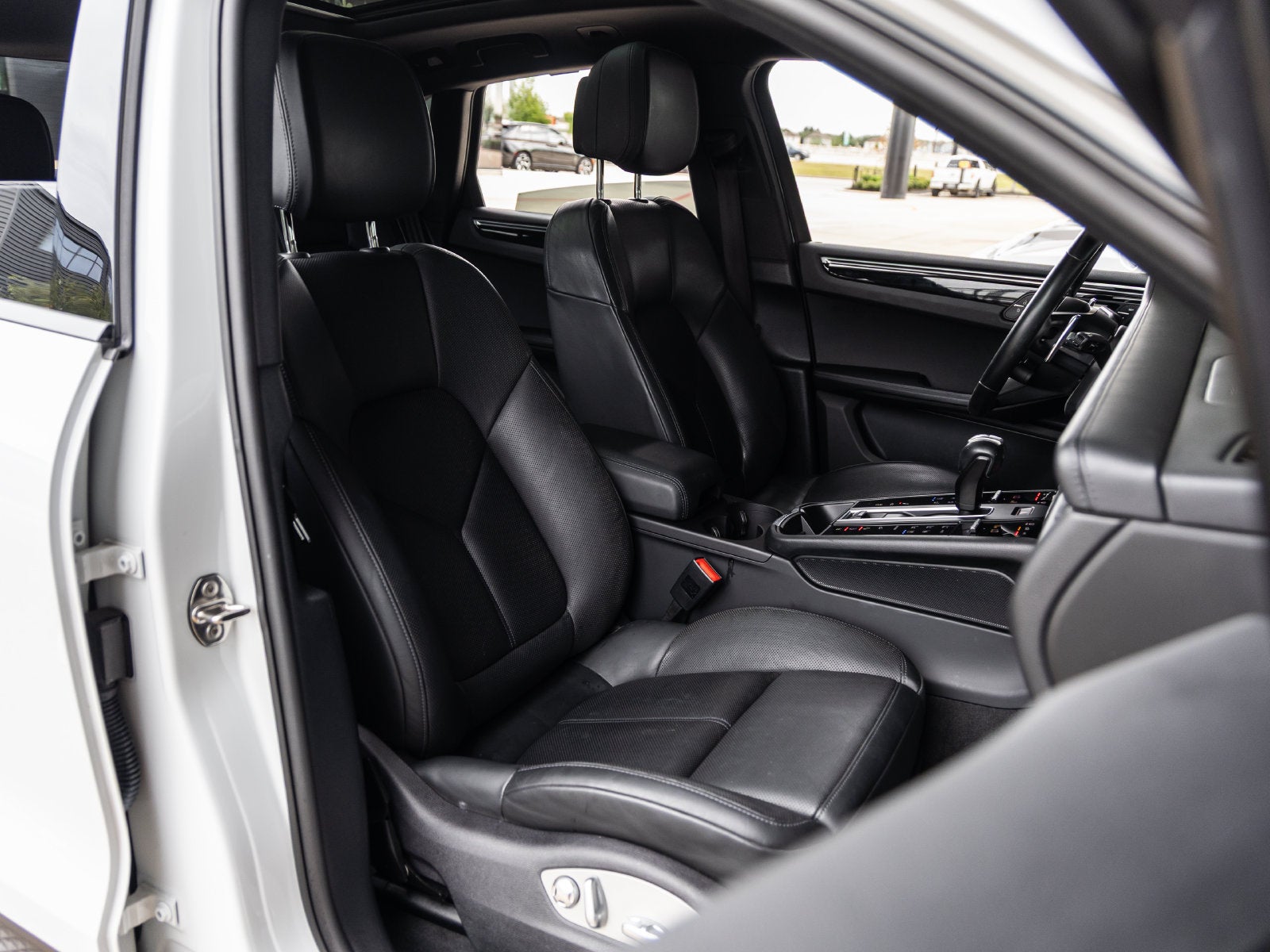 2022 Porsche Macan S