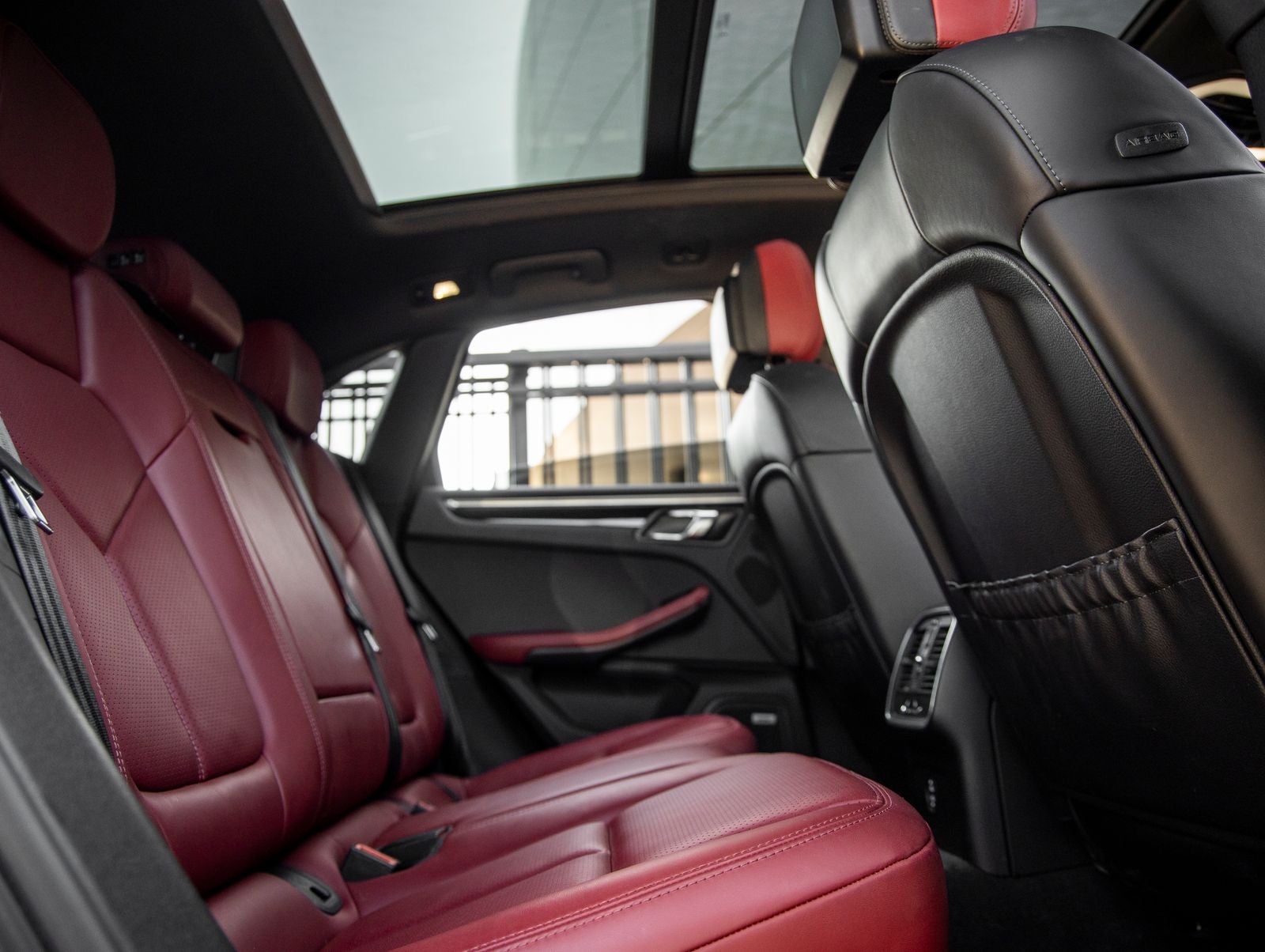 2022 Porsche Macan S