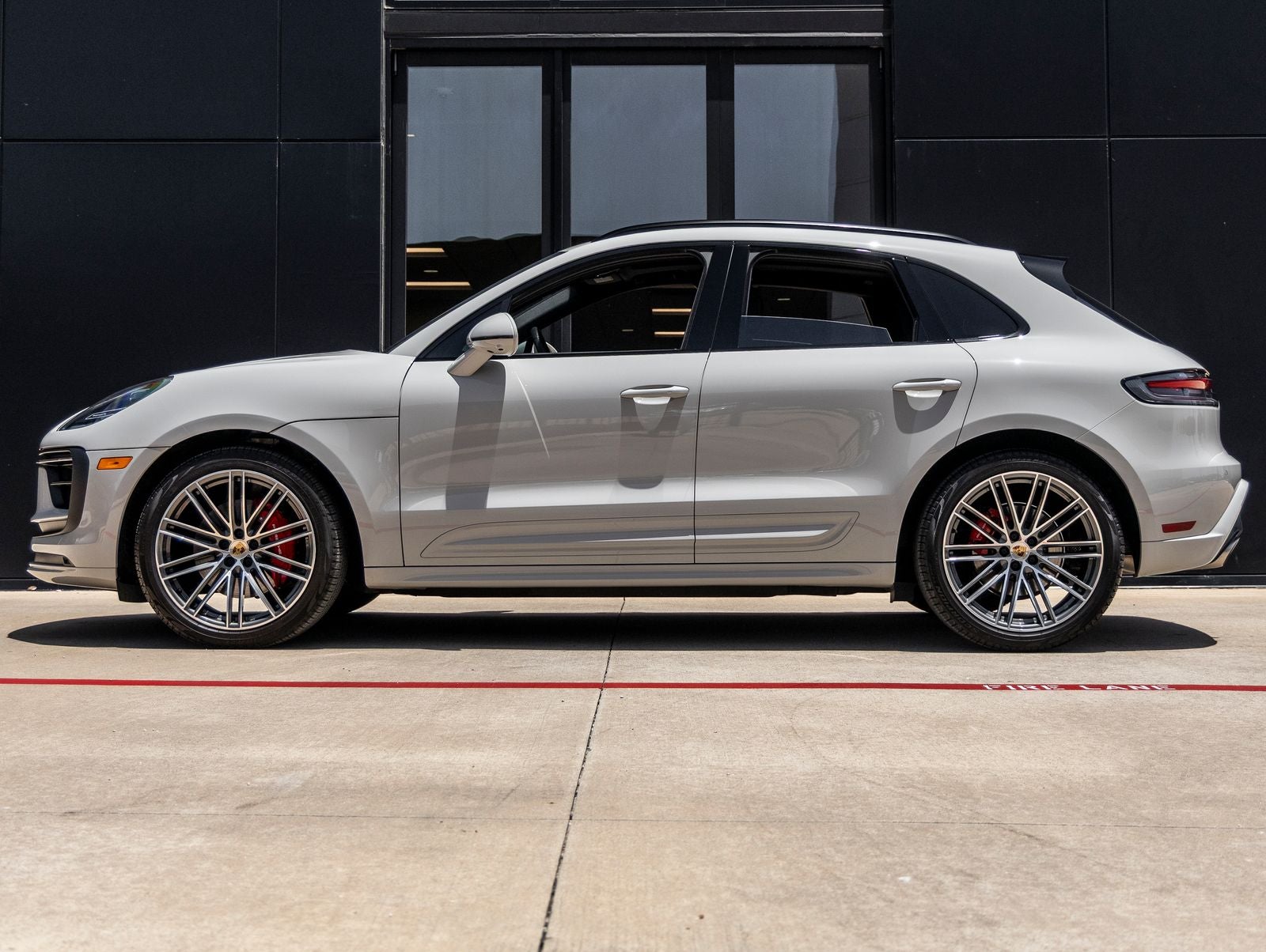 2025 Porsche Macan Macan S