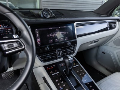 2022 Porsche Macan S