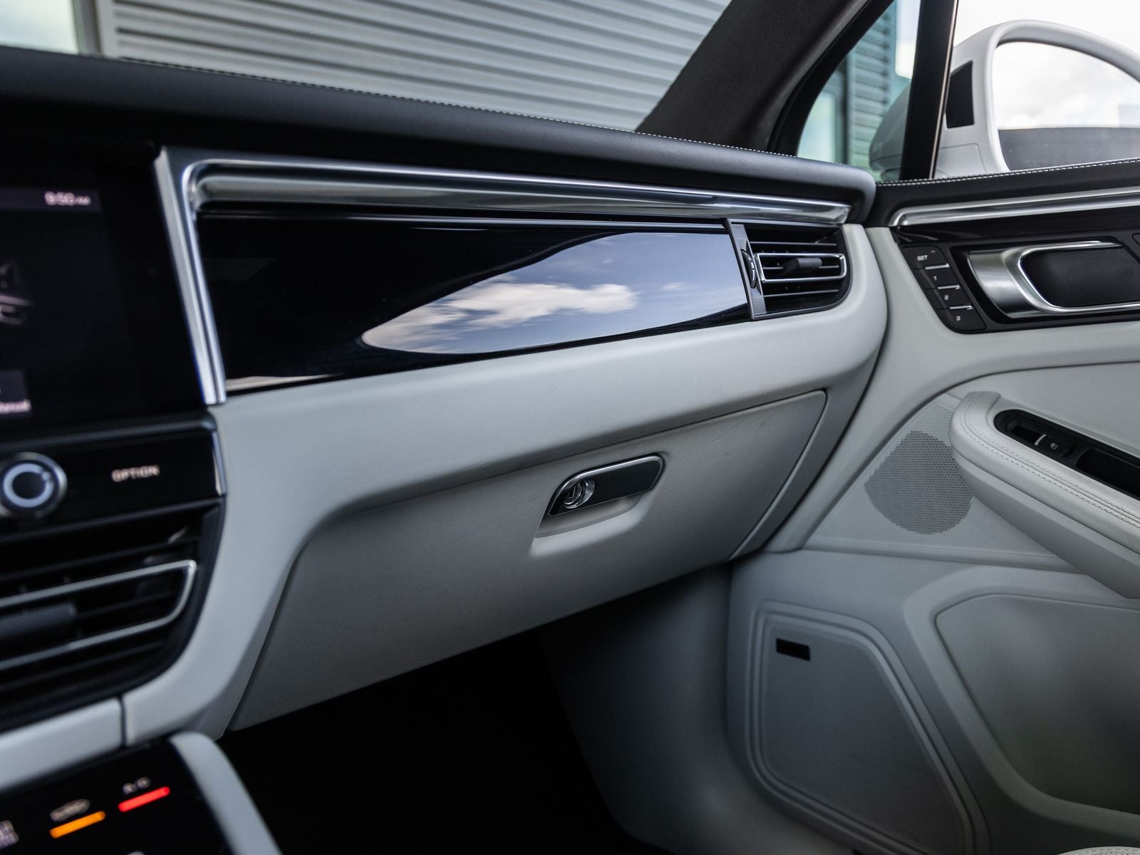 2022 Porsche Macan S
