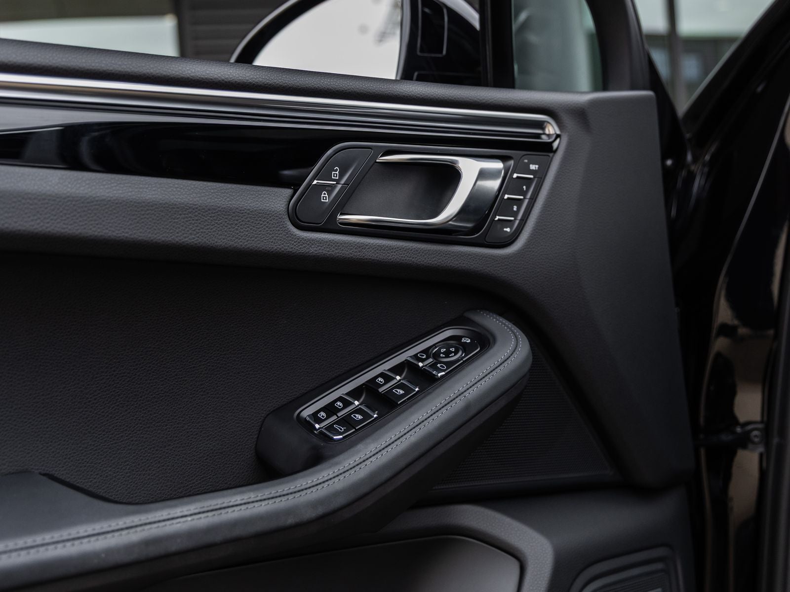 2022 Porsche Macan S
