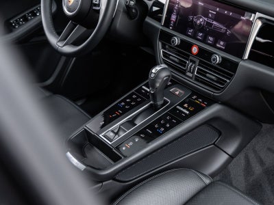 2022 Porsche Macan S