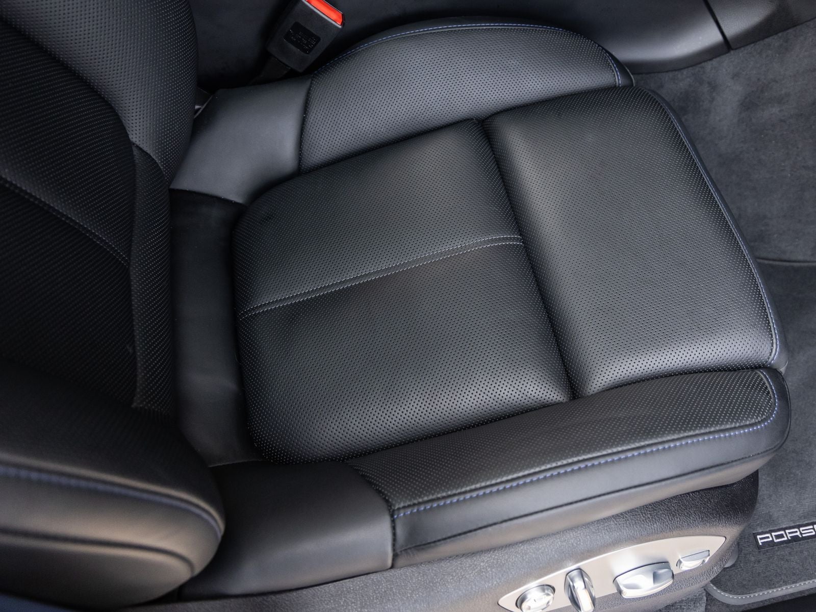 2026 Porsche Macan Macan S