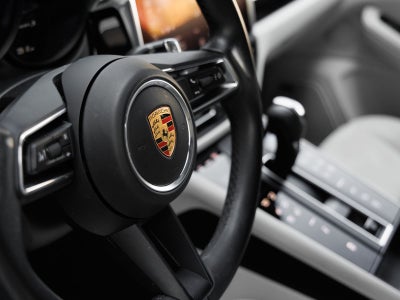 2022 Porsche Macan S