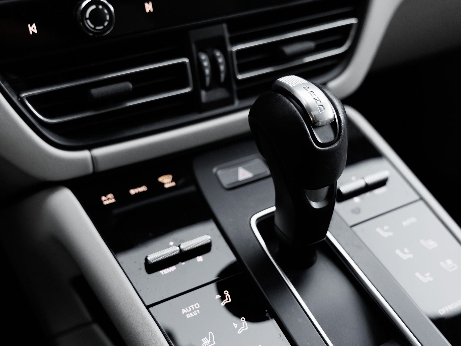 2022 Porsche Macan S