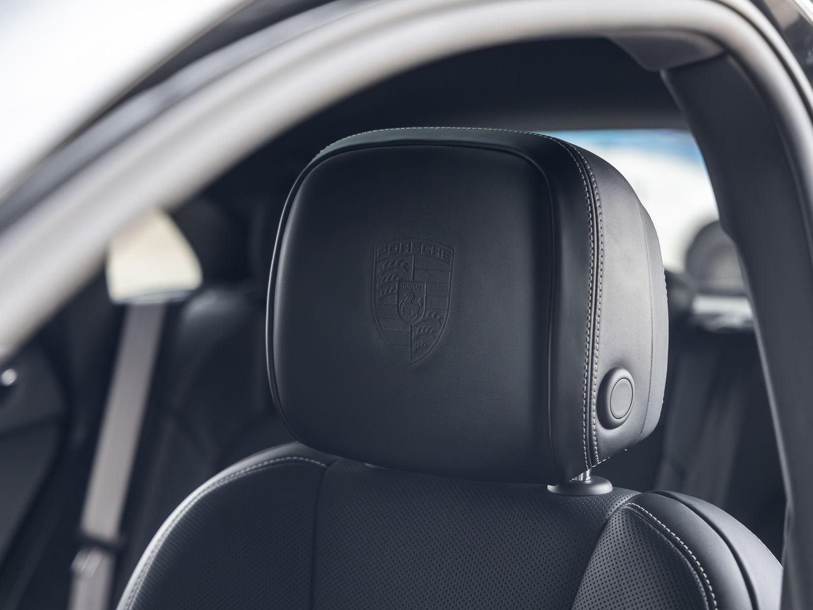 2024 Porsche Macan S