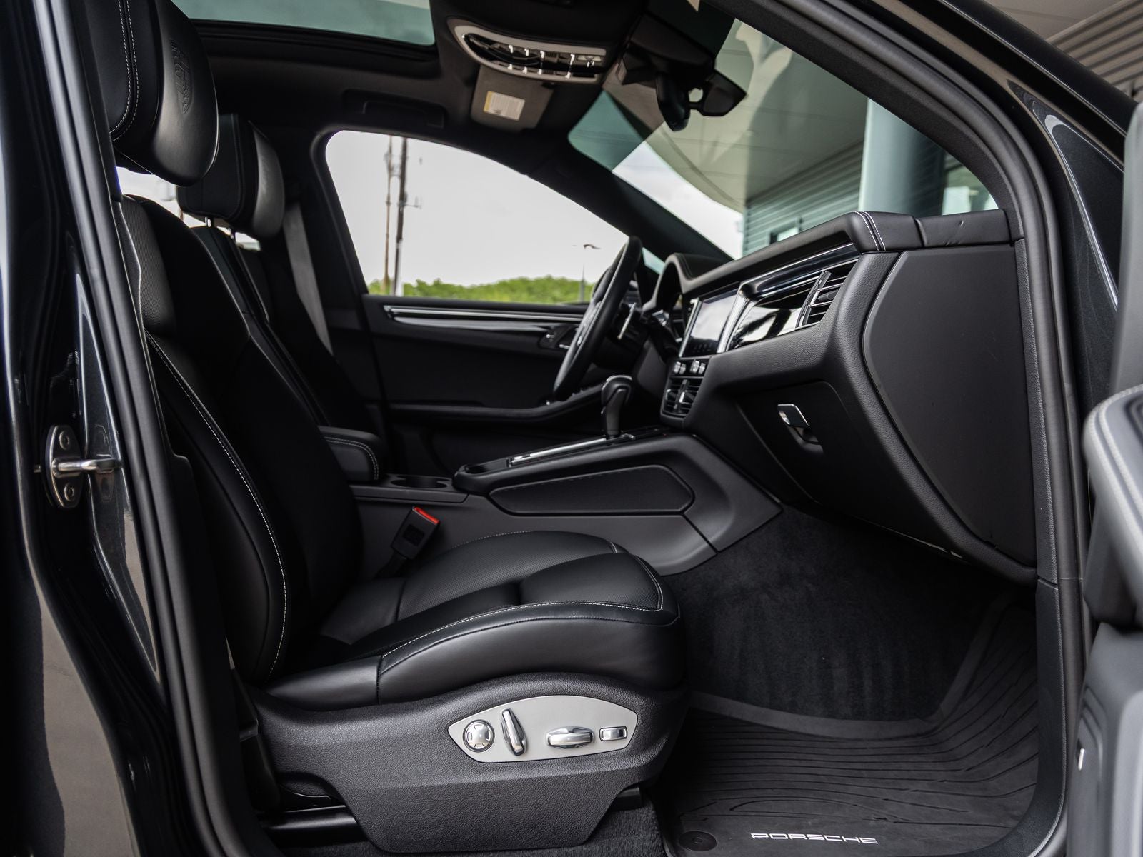 2024 Porsche Macan S