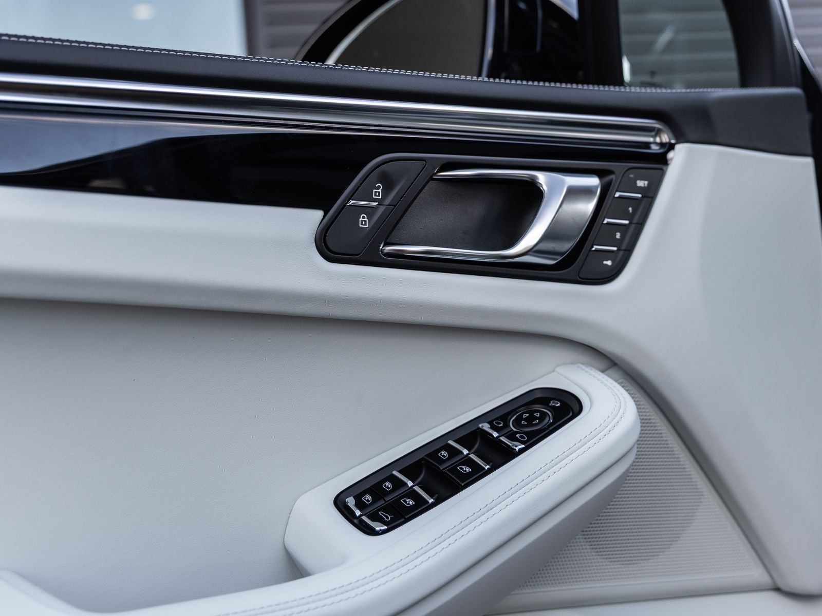 2026 Porsche Macan Macan S