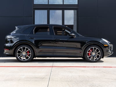 2023 Porsche Cayenne Cayenne GTS (MY23)