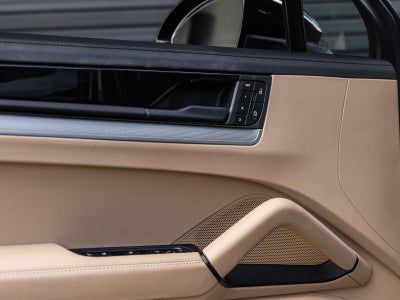 2024 Porsche Cayenne Coupe