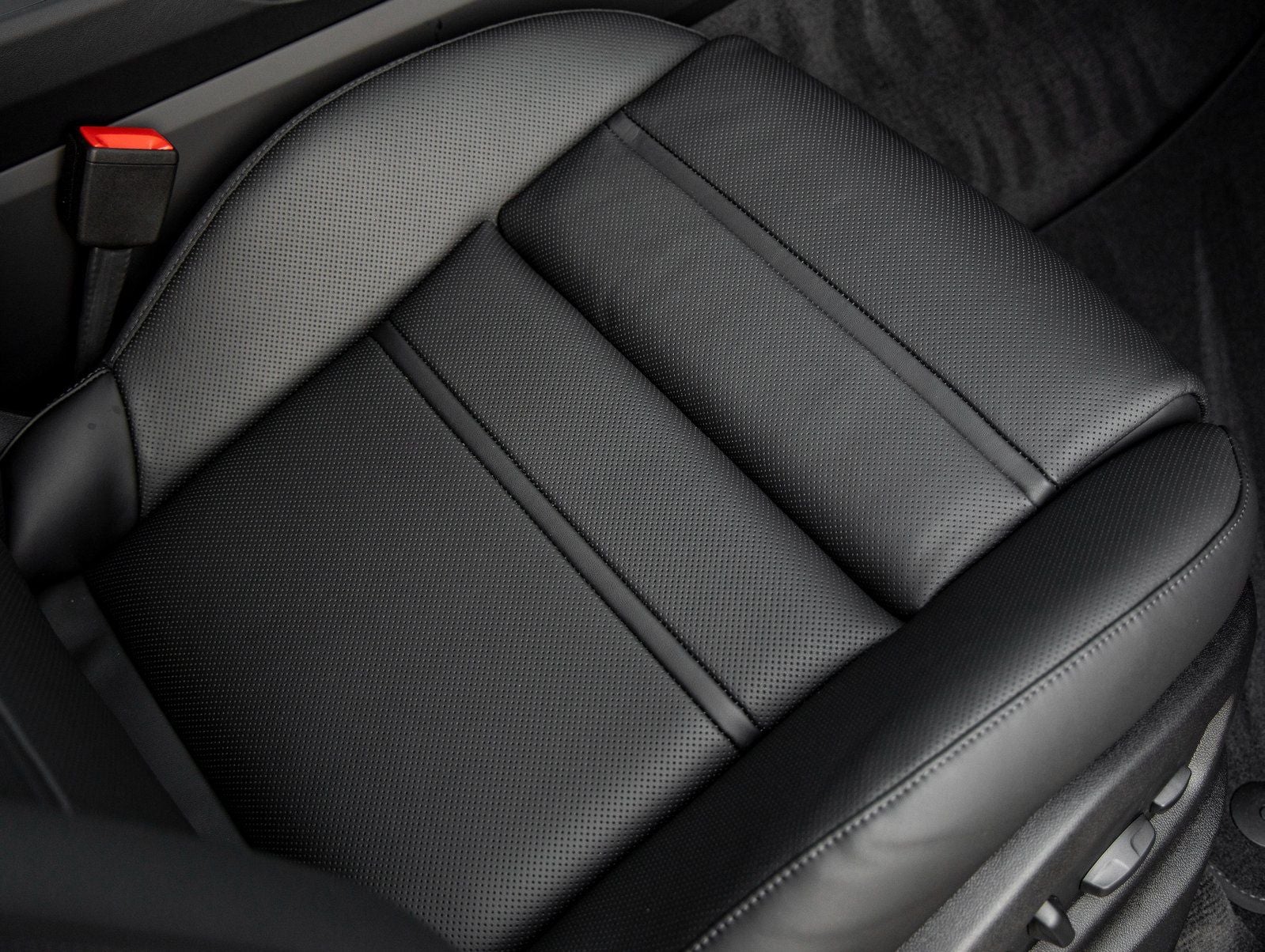 2026 Porsche Cayenne Coupe Base