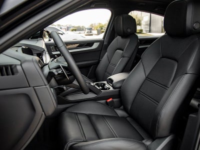 2026 Porsche Cayenne Coupe Base