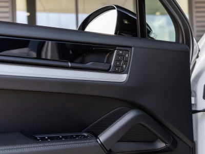 2024 Porsche Cayenne Coupe