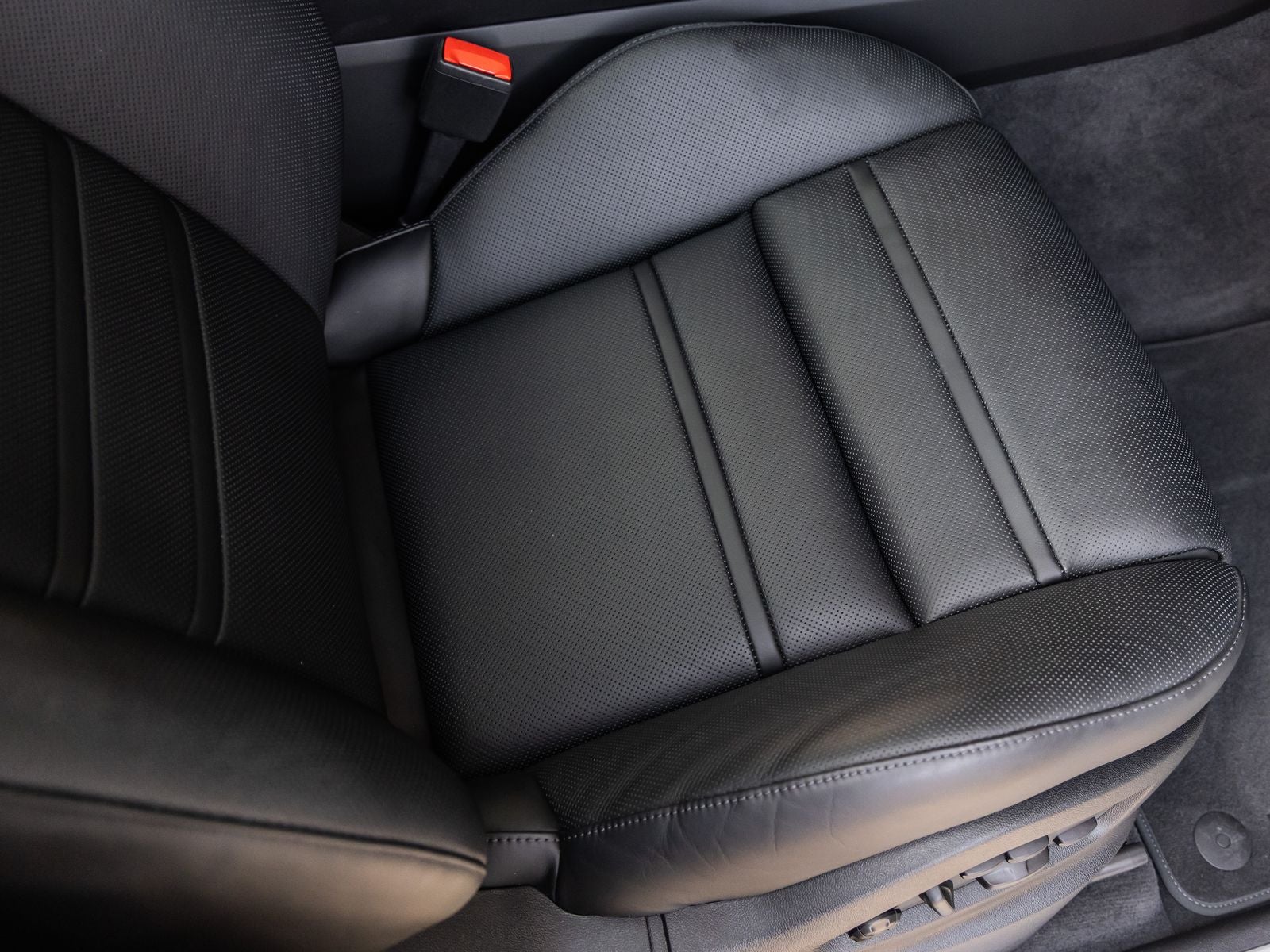 2023 Porsche Cayenne S Coupe Platinum Edition